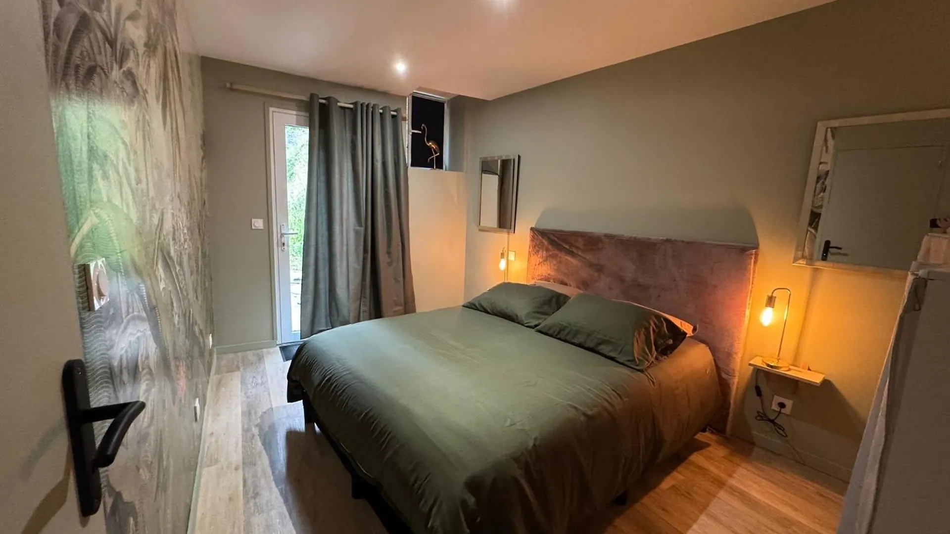 Appartement, Terrasse De Plain-Pied Plounéventer Lägenhet