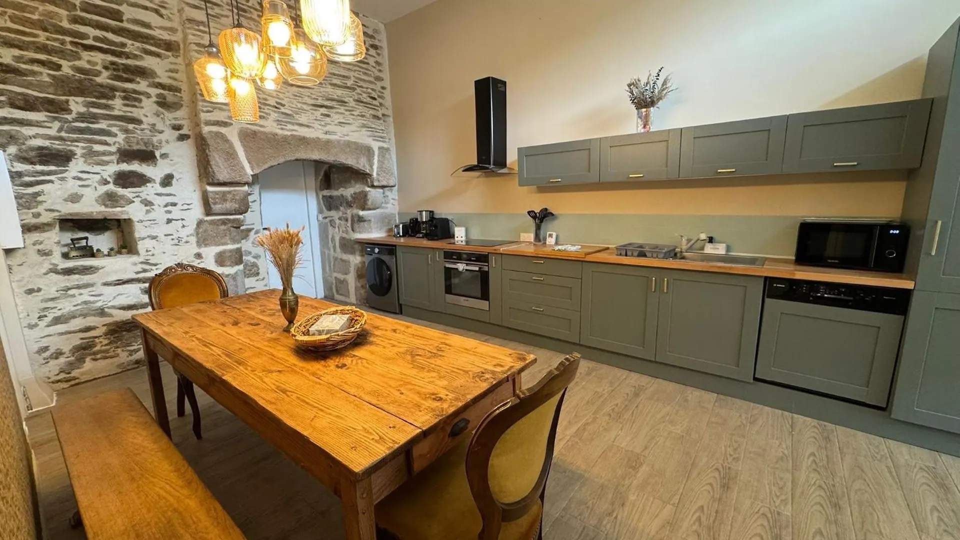 Appartement, Terrasse De Plain-Pied Plounéventer